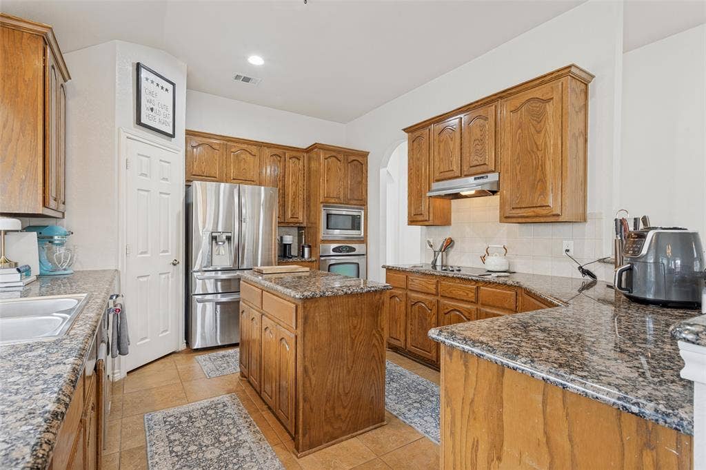 2106 Hollow Way, Garland, TX 75041