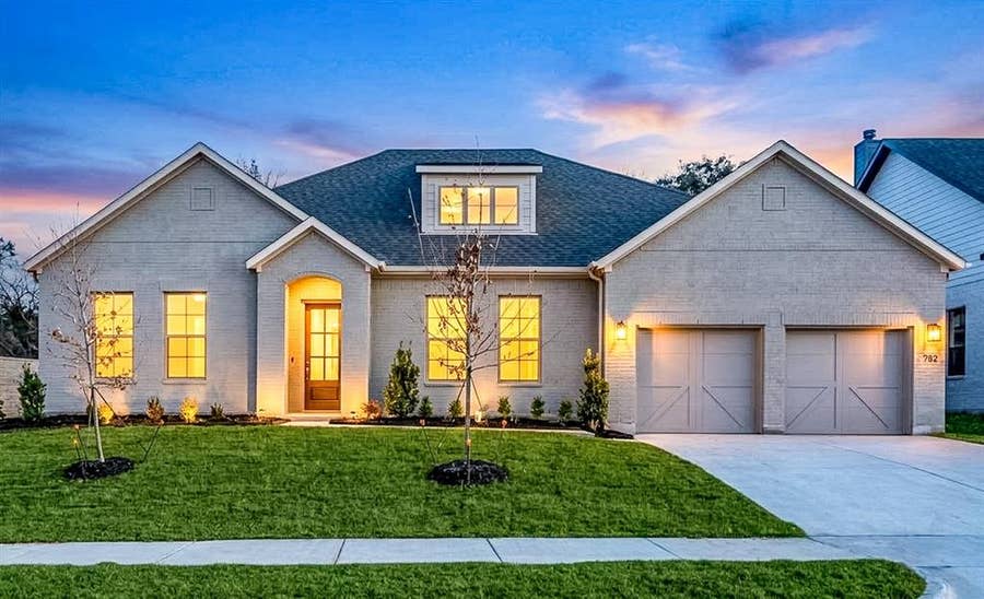 Property photo for 782 Sterling Drive, Benbrook, TX