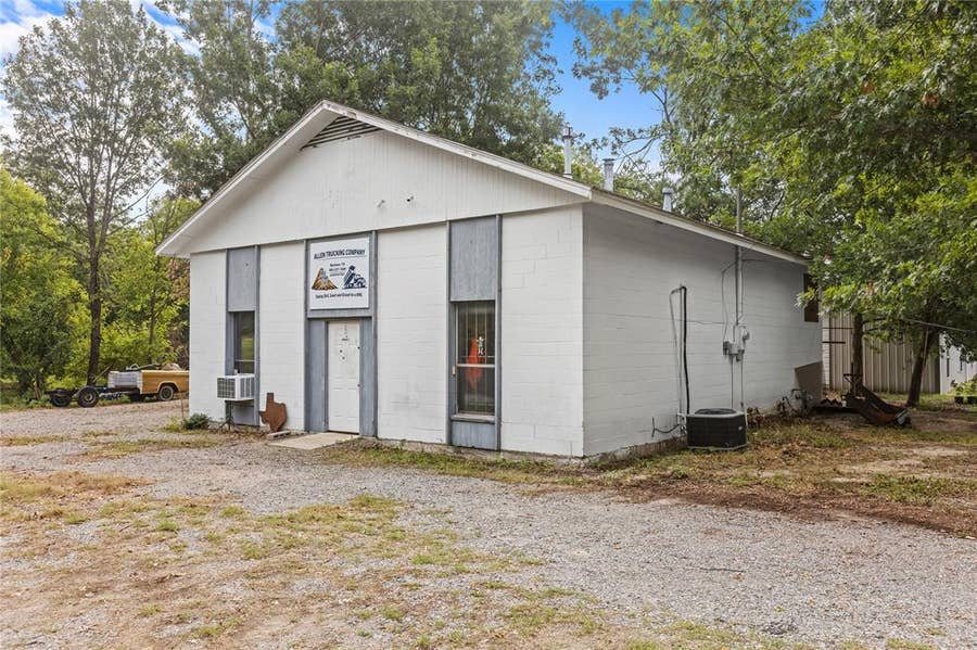 Property photo for 223 W 2nd Street, Bonham, TX