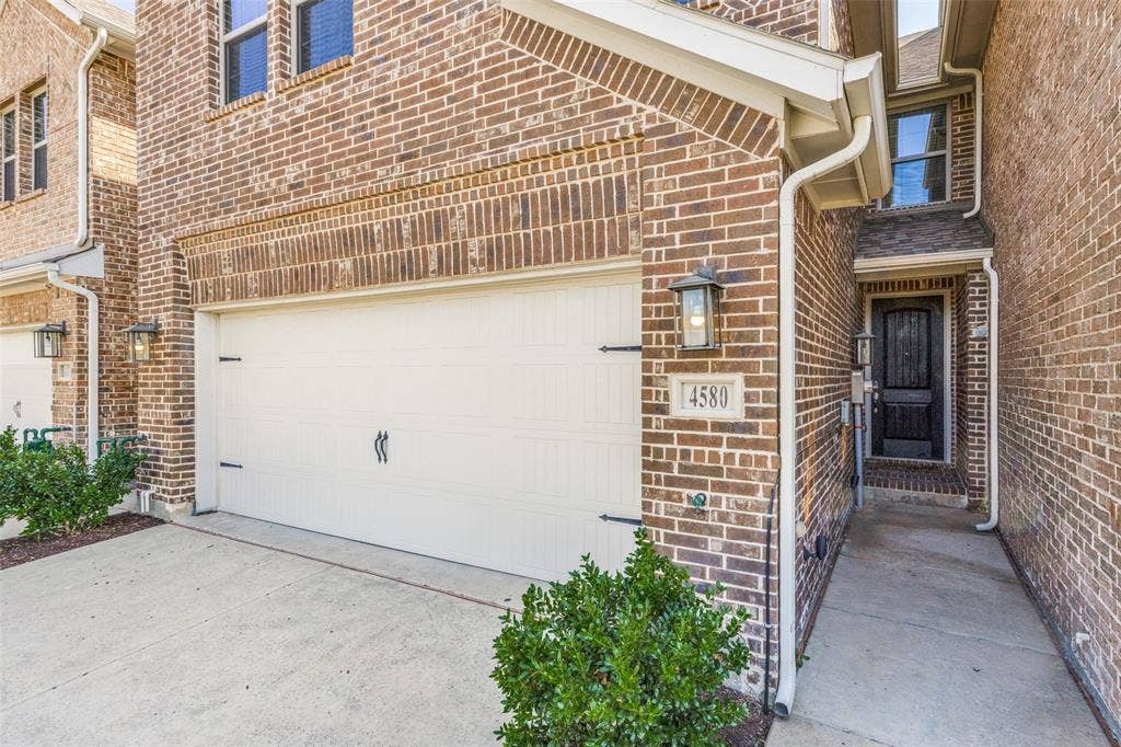 4580 Titus Circle, Plano, TX 75024 4580 Titus Circle, Plano, TX 75024