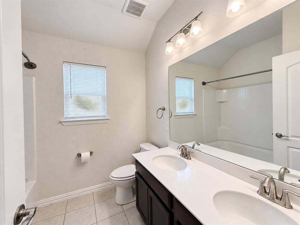 8121 Belgian Blue Court, Fort Worth, TX 76131