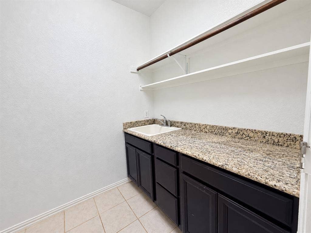 8121 Belgian Blue Court, Fort Worth, TX 76131