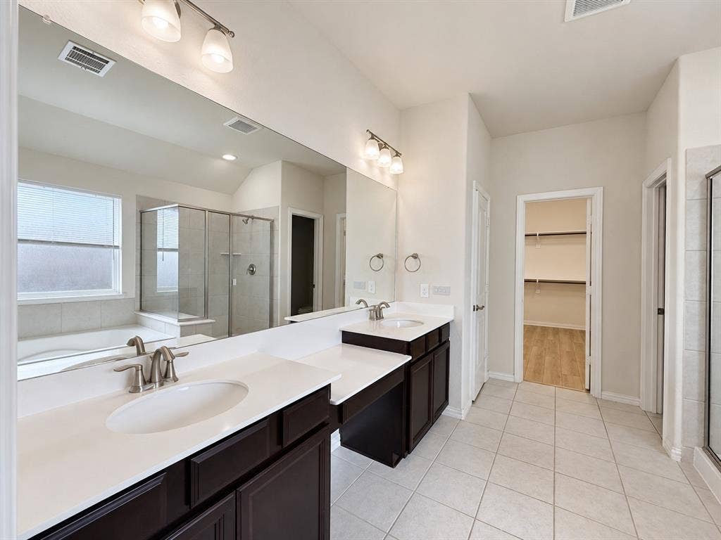 8121 Belgian Blue Court, Fort Worth, TX 76131