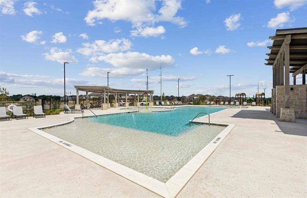 3032 Oakdale Drive, Celina, TX 75009 Sparkling pool