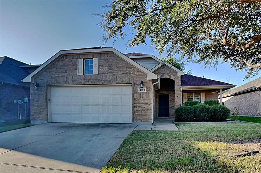 Property photo for 4604 Fern Valley Drive, Fort Worth, TX