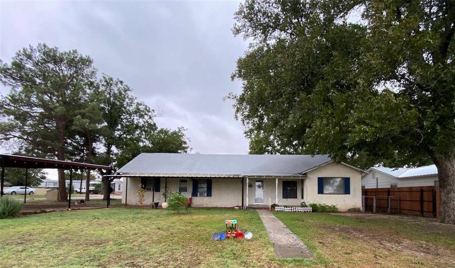 Property photo for 406 S Avenue F, Haskell, TX