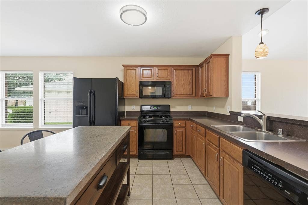 2121 Sherbrooke Court, Sherman, TX 75092