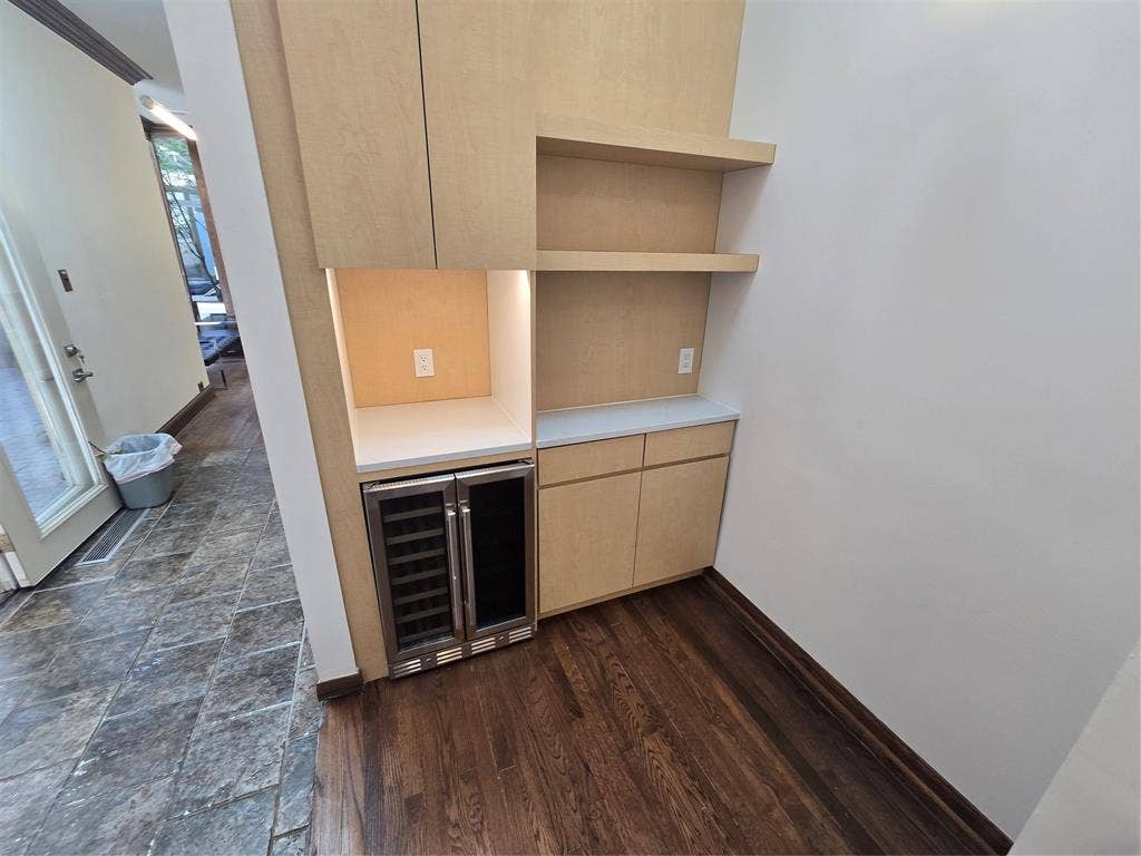 6434 Southpoint Drive, Dallas, TX 75248 6434 Southpoint Drive, Dallas, TX 75248