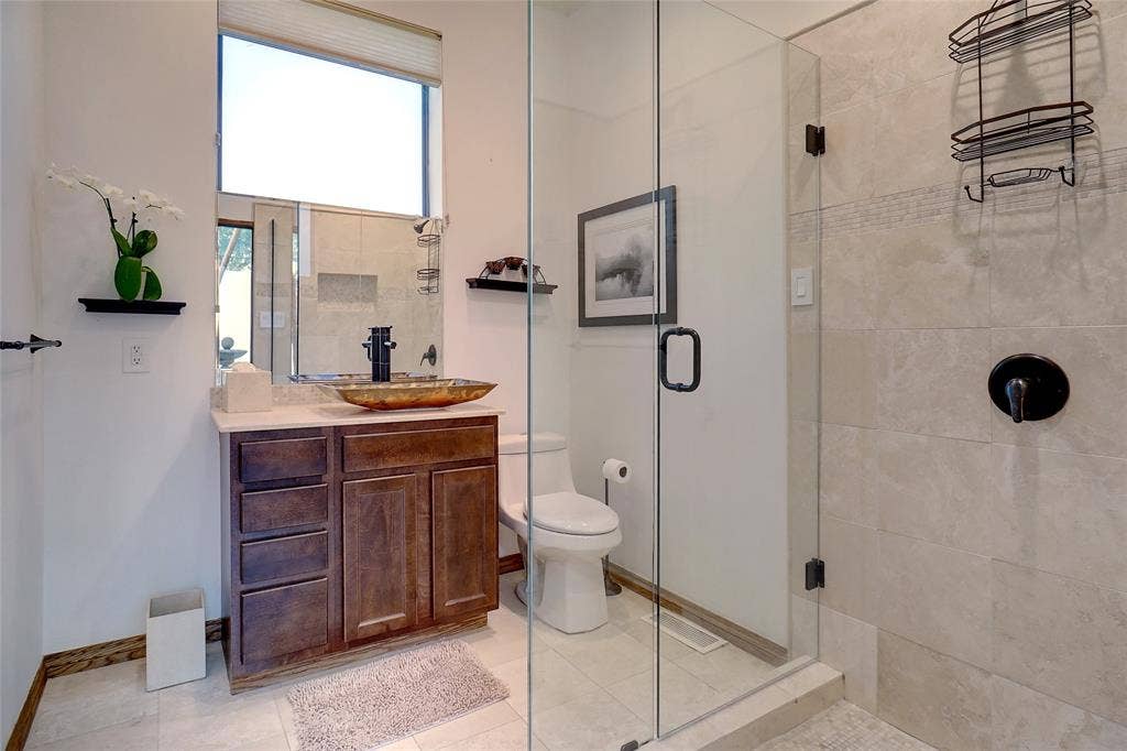 6434 Southpoint Drive, Dallas, TX 75248 6434 Southpoint Drive, Dallas, TX 75248