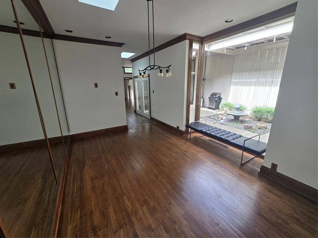 6434 Southpoint Drive, Dallas, TX 75248 6434 Southpoint Drive, Dallas, TX 75248