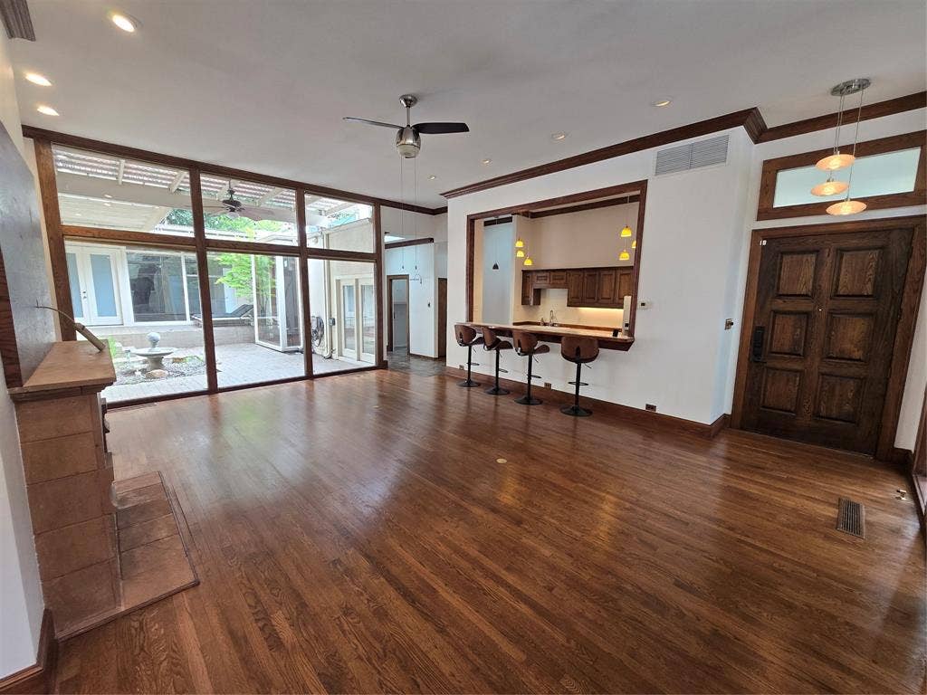 6434 Southpoint Drive, Dallas, TX 75248 6434 Southpoint Drive, Dallas, TX 75248
