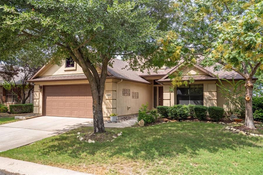 Property photo for 9409 Perimeter Street, Denton, TX