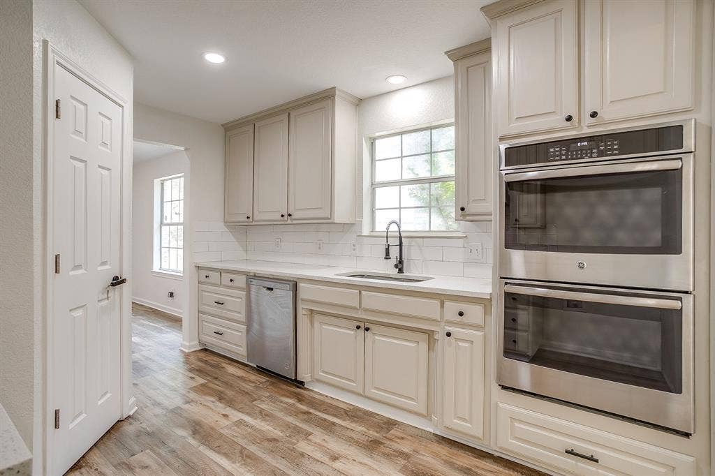 120 Hillside Court, Aledo, TX 76008
