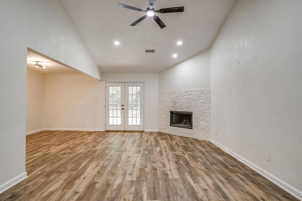 120 Hillside Court, Aledo, TX 76008