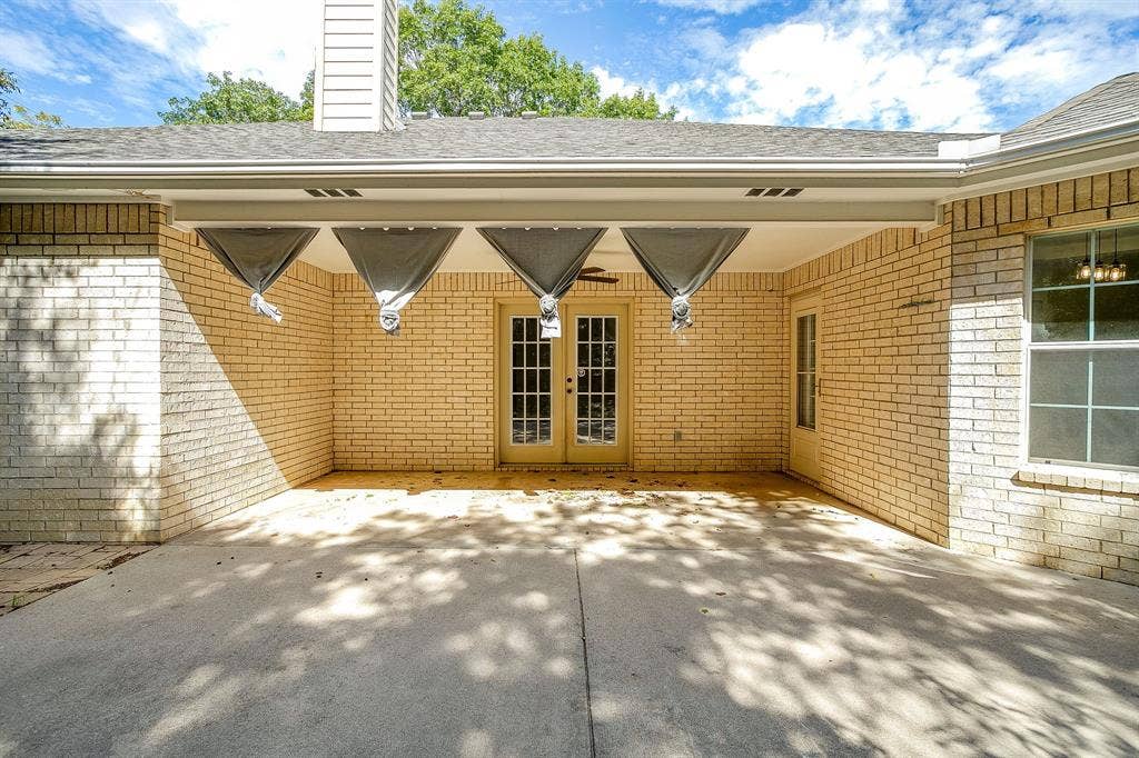 120 Hillside Court, Aledo, TX 76008