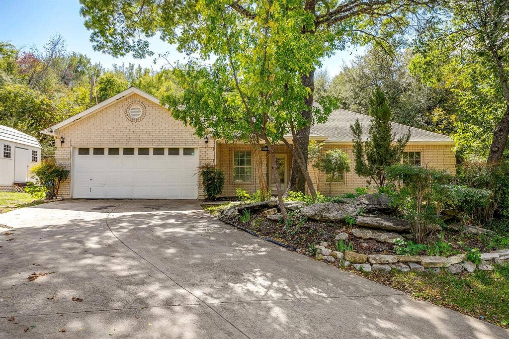 120 Hillside Court, Aledo, TX 76008