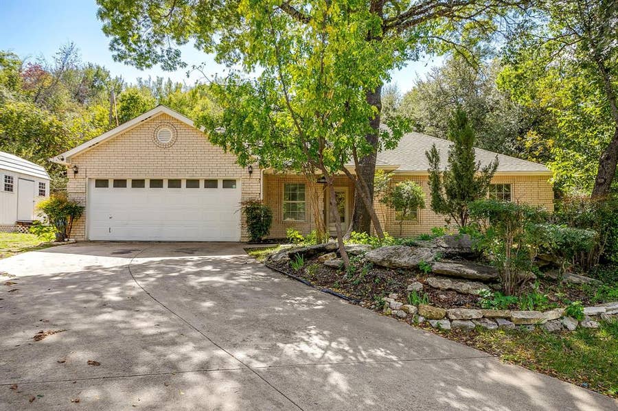 Property photo for 120 Hillside Court, Aledo, TX