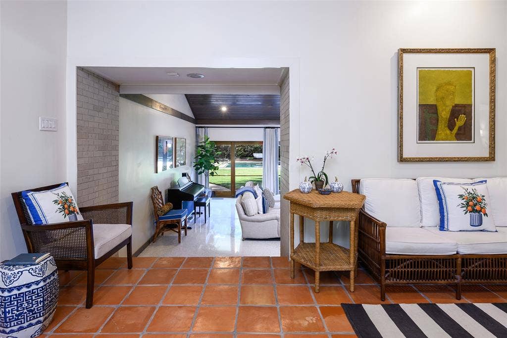 4930 Mangold Circle, Dallas, TX 75229 4930 Mangold Circle, Dallas, TX 75229