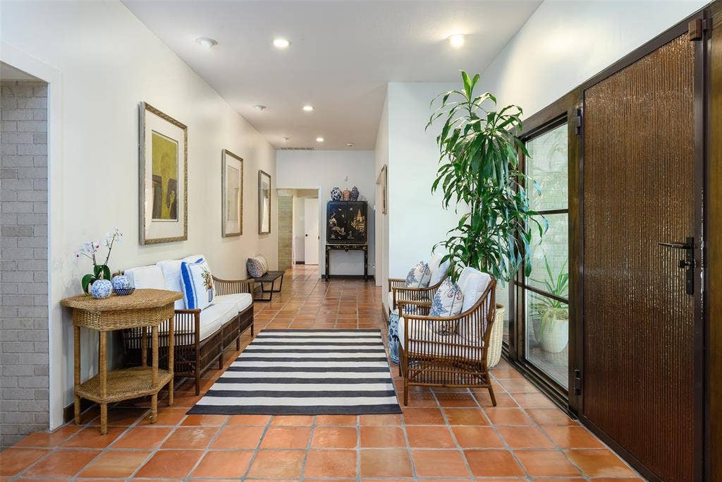 4930 Mangold Circle, Dallas, TX 75229 4930 Mangold Circle, Dallas, TX 75229