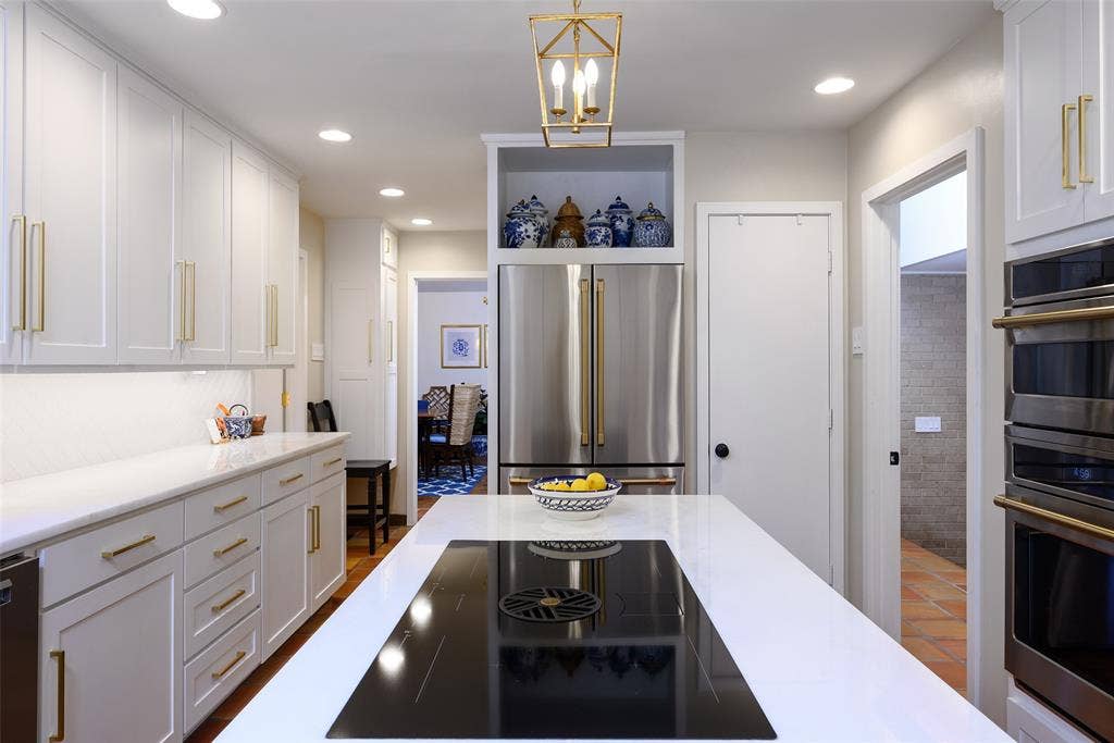 4930 Mangold Circle, Dallas, TX 75229 4930 Mangold Circle, Dallas, TX 75229