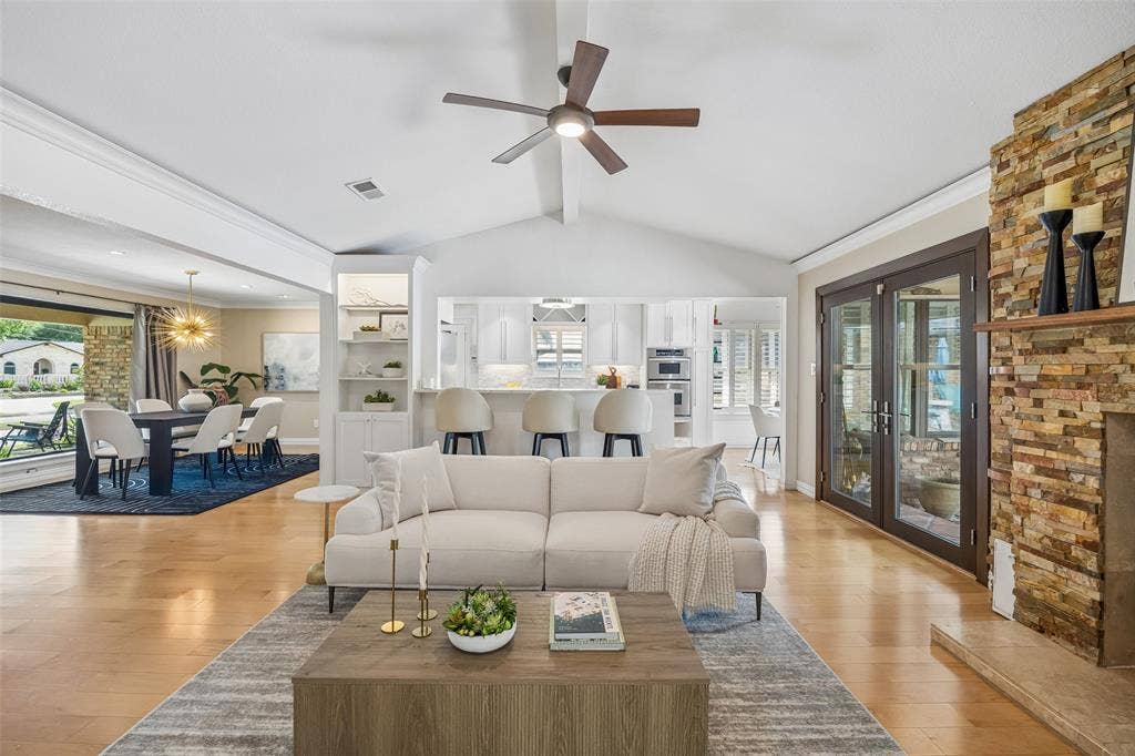 101 E Northgate Drive, Irving, TX 75062 101 E Northgate Drive, Irving, TX 75062