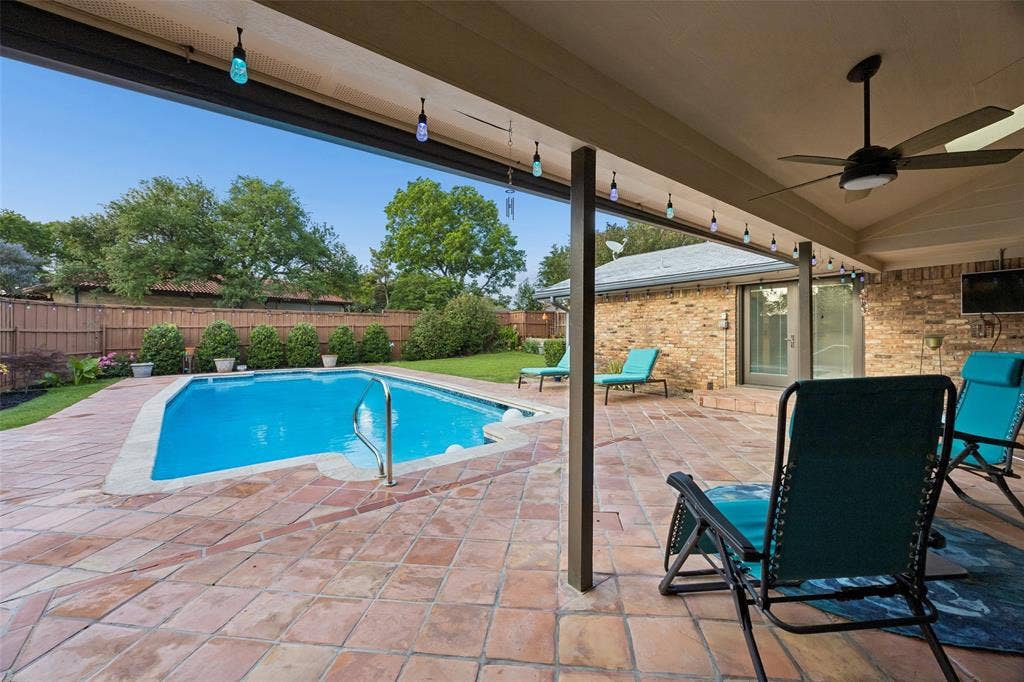 101 E Northgate Drive, Irving, TX 75062 Covered Patio with Outside Mini-Split AC unit