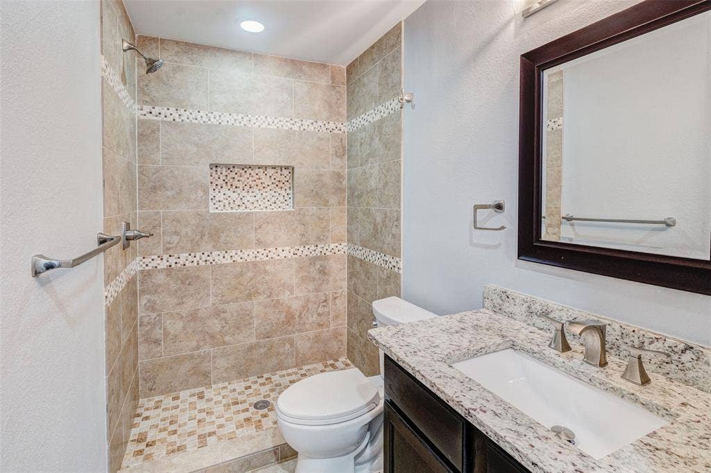 2327 Arroyo Avenue, Dallas, TX 75219