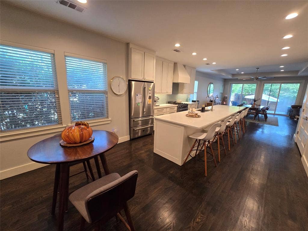 618 N Clinton Avenue, Dallas, TX 75208 618 N Clinton Avenue, Dallas, TX 75208