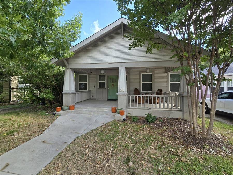 Property photo for 618 N Clinton Avenue, Dallas, TX