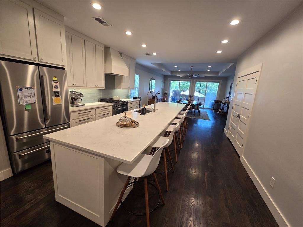 618 N Clinton Avenue, Dallas, TX 75208 618 N Clinton Avenue, Dallas, TX 75208