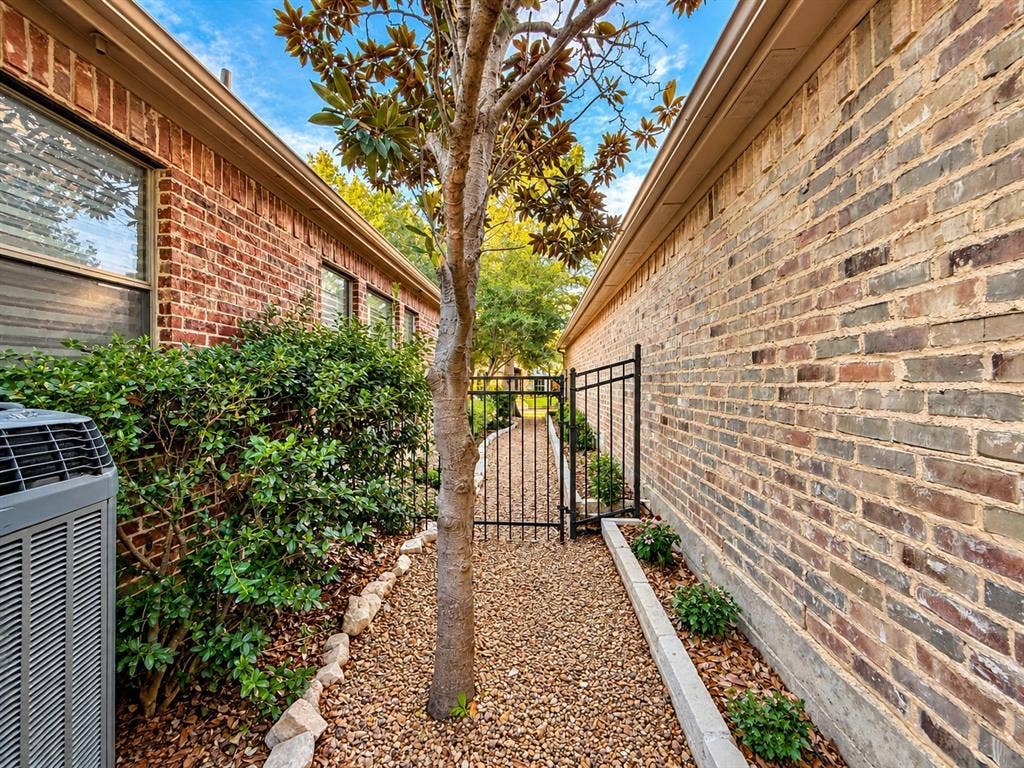 768 Ashleigh Lane, Lantana, TX 76226