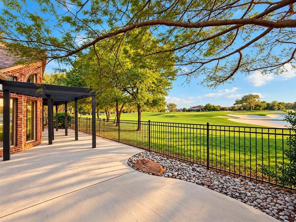 768 Ashleigh Lane, Lantana, TX 76226
