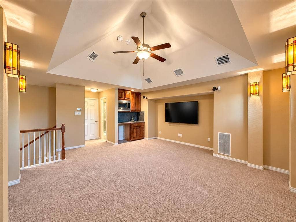 768 Ashleigh Lane, Lantana, TX 76226