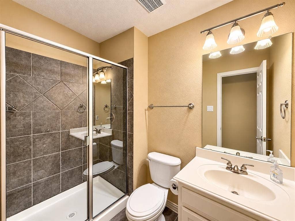 768 Ashleigh Lane, Lantana, TX 76226