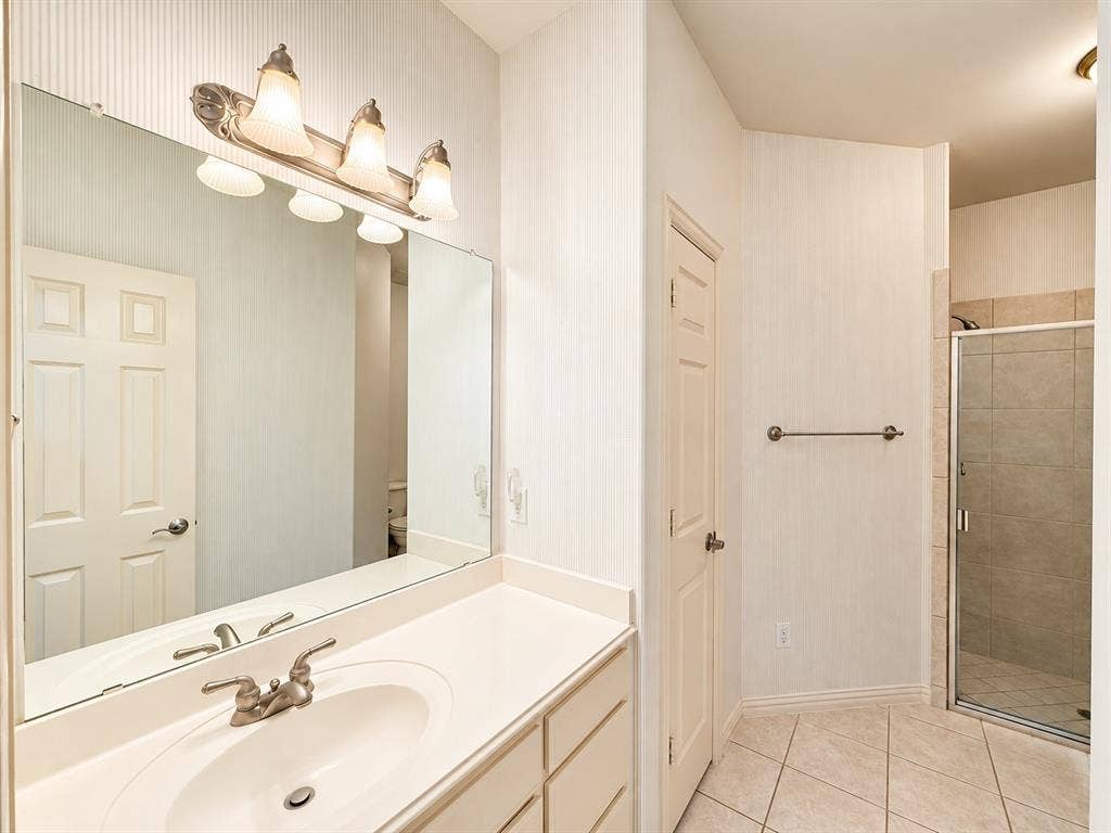 768 Ashleigh Lane, Lantana, TX 76226