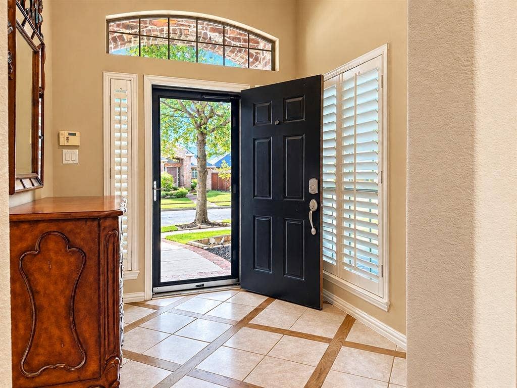 768 Ashleigh Lane, Lantana, TX 76226