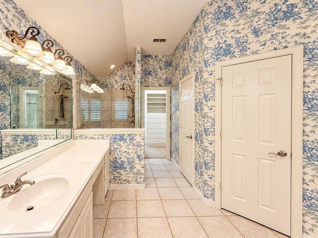 768 Ashleigh Lane, Lantana, TX 76226