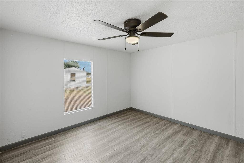 904- B Flamingo Road, Granbury, TX 76049 904- B Flamingo Road, Granbury, TX 76049