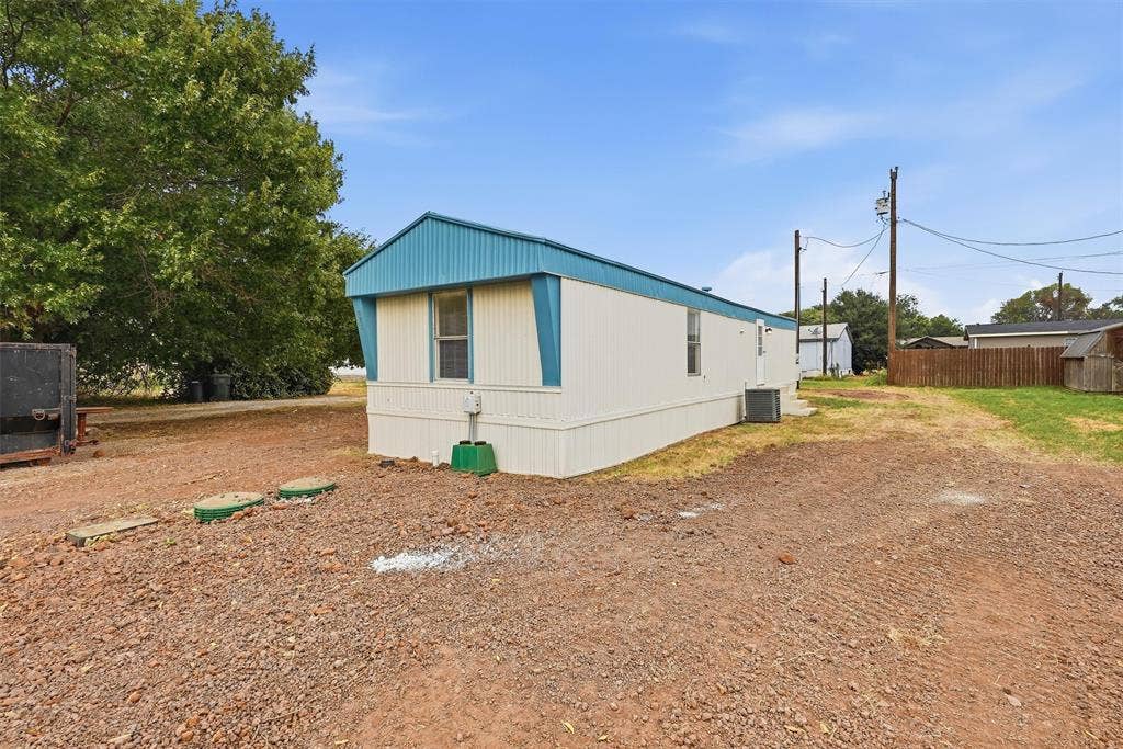 904- B Flamingo Road, Granbury, TX 76049 904- B Flamingo Road, Granbury, TX 76049