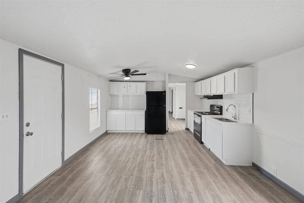 904- B Flamingo Road, Granbury, TX 76049 904- B Flamingo Road, Granbury, TX 76049