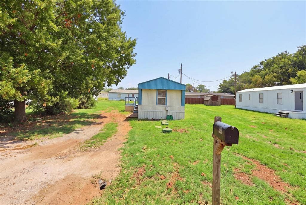 904- B Flamingo Road, Granbury, TX 76049 904- B Flamingo Road, Granbury, TX 76049