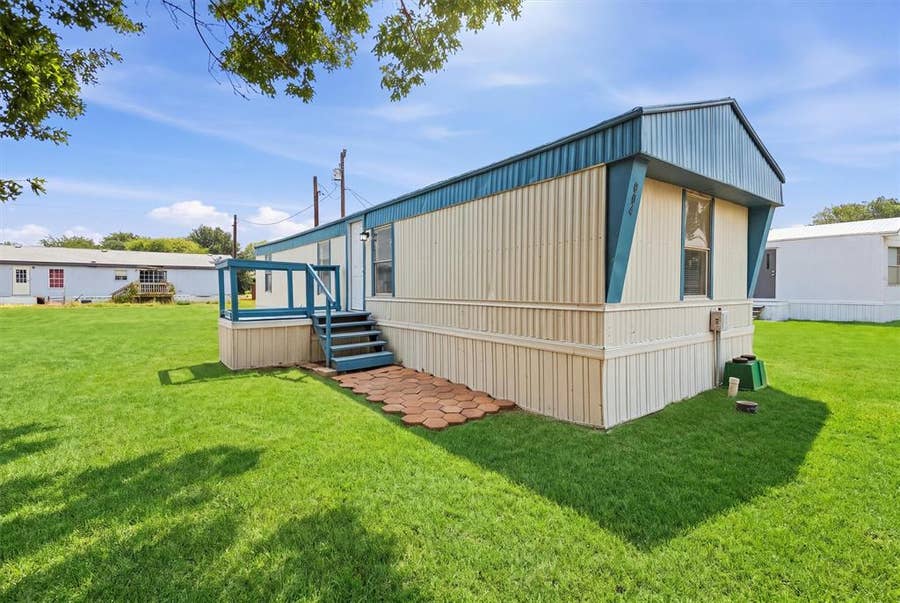 Property photo for 904- B Flamingo Road, Granbury, TX