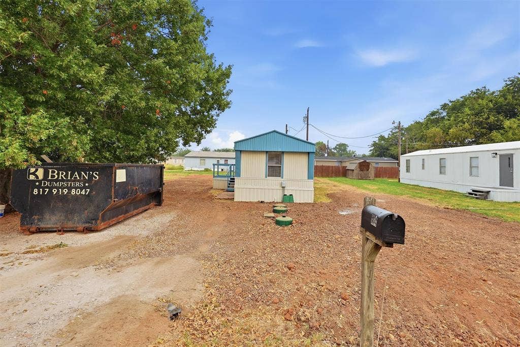 904- B Flamingo Road, Granbury, TX 76049 904- B Flamingo Road, Granbury, TX 76049