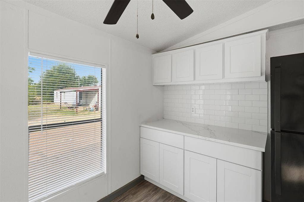 904- B Flamingo Road, Granbury, TX 76049 904- B Flamingo Road, Granbury, TX 76049