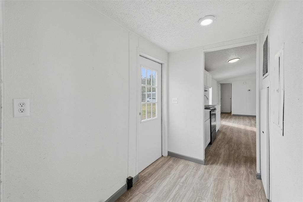 904- B Flamingo Road, Granbury, TX 76049 904- B Flamingo Road, Granbury, TX 76049