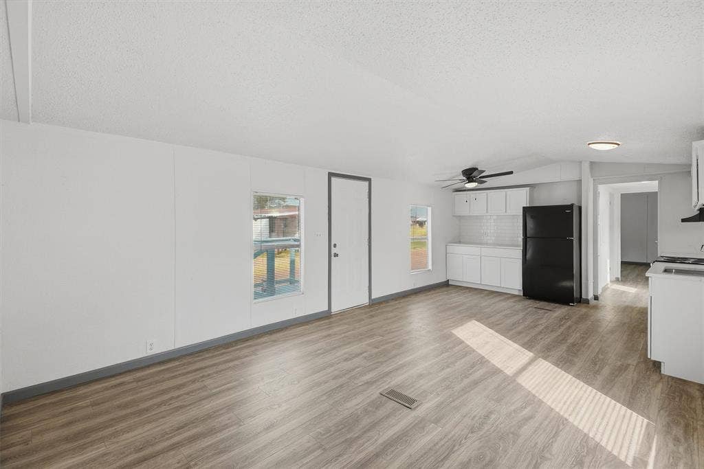 904- B Flamingo Road, Granbury, TX 76049 904- B Flamingo Road, Granbury, TX 76049