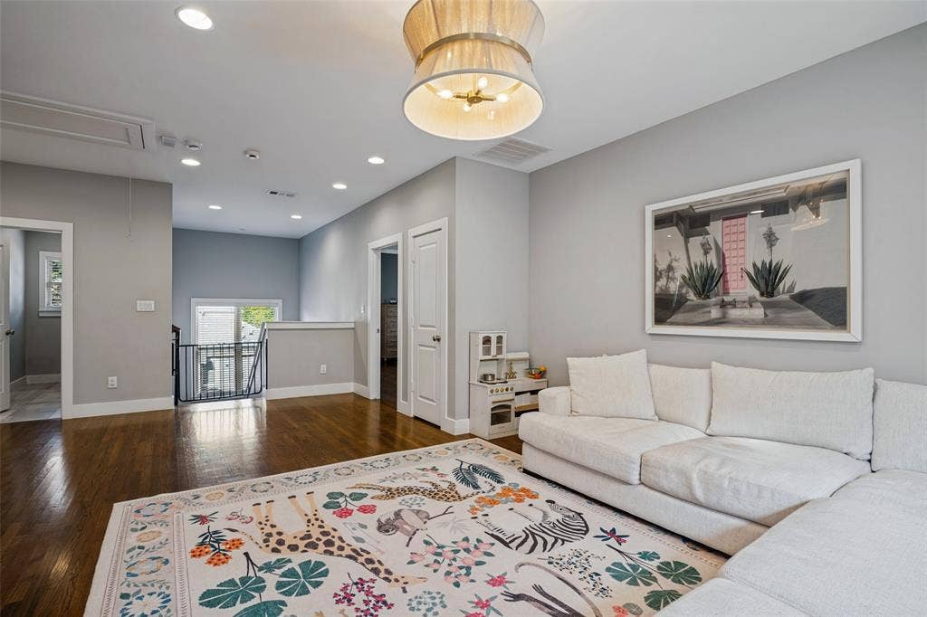 5331 Willis Avenue, Dallas, TX 75206