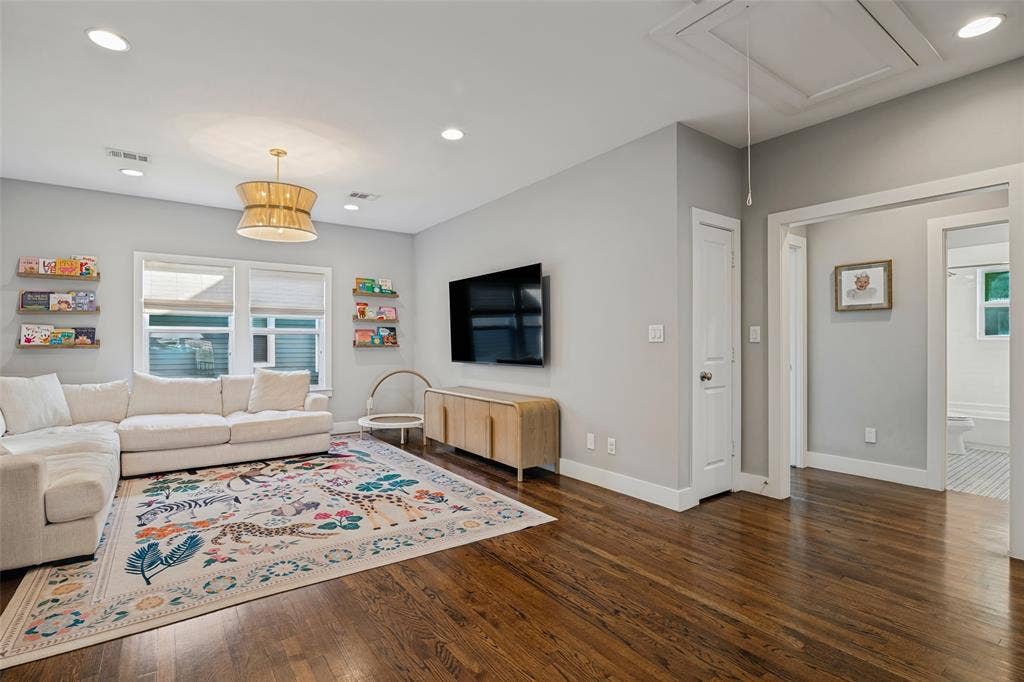 5331 Willis Avenue, Dallas, TX 75206