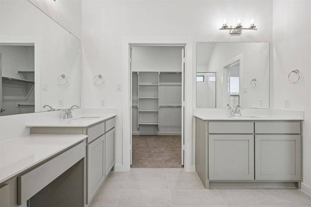 1247 Treasure Woods Lane, Lavon, TX 75166 Primary Bathroom in the Gilmour II home plan – REPRESENTATIVE PHOTO