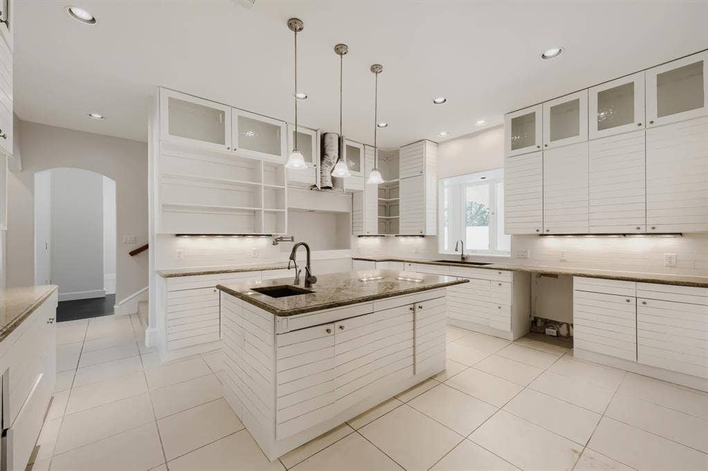 2242 Mountain Lakes Drive, Cedar Hill, TX 75104 2242 Mountain Lakes Drive, Cedar Hill, TX 75104